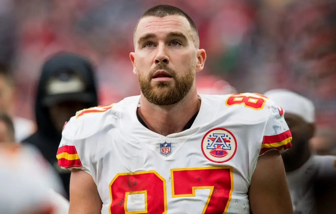 Taylor Swift's beau Travis Kelce is mocked by fans for his outfit as he  arrives for Kansas City Chiefs- Chicago Bears: 'Has he been painting  houses?