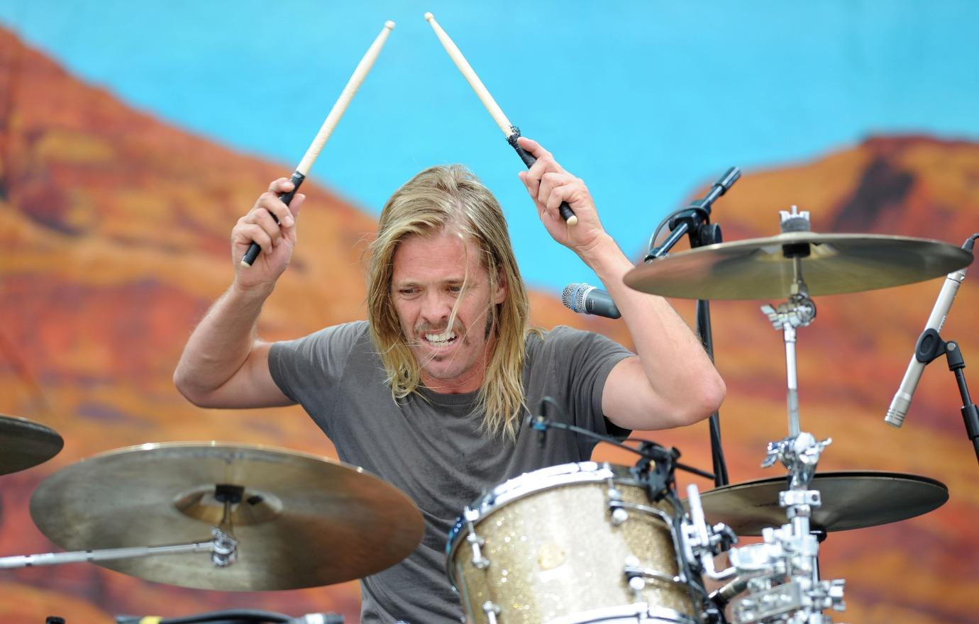 tommy lee talks foo fighters drummer taylor hawkins death