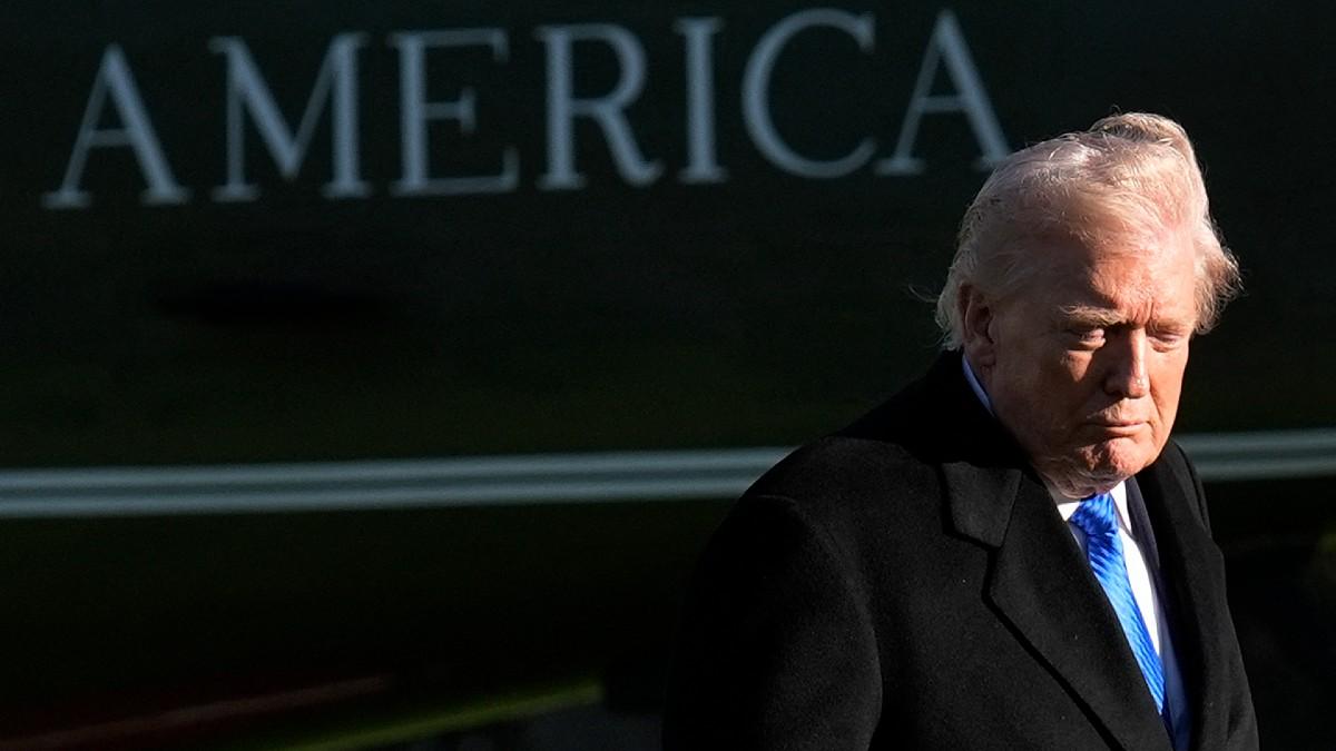 image of 'The New York Times' issued a statement defending the reporter. 