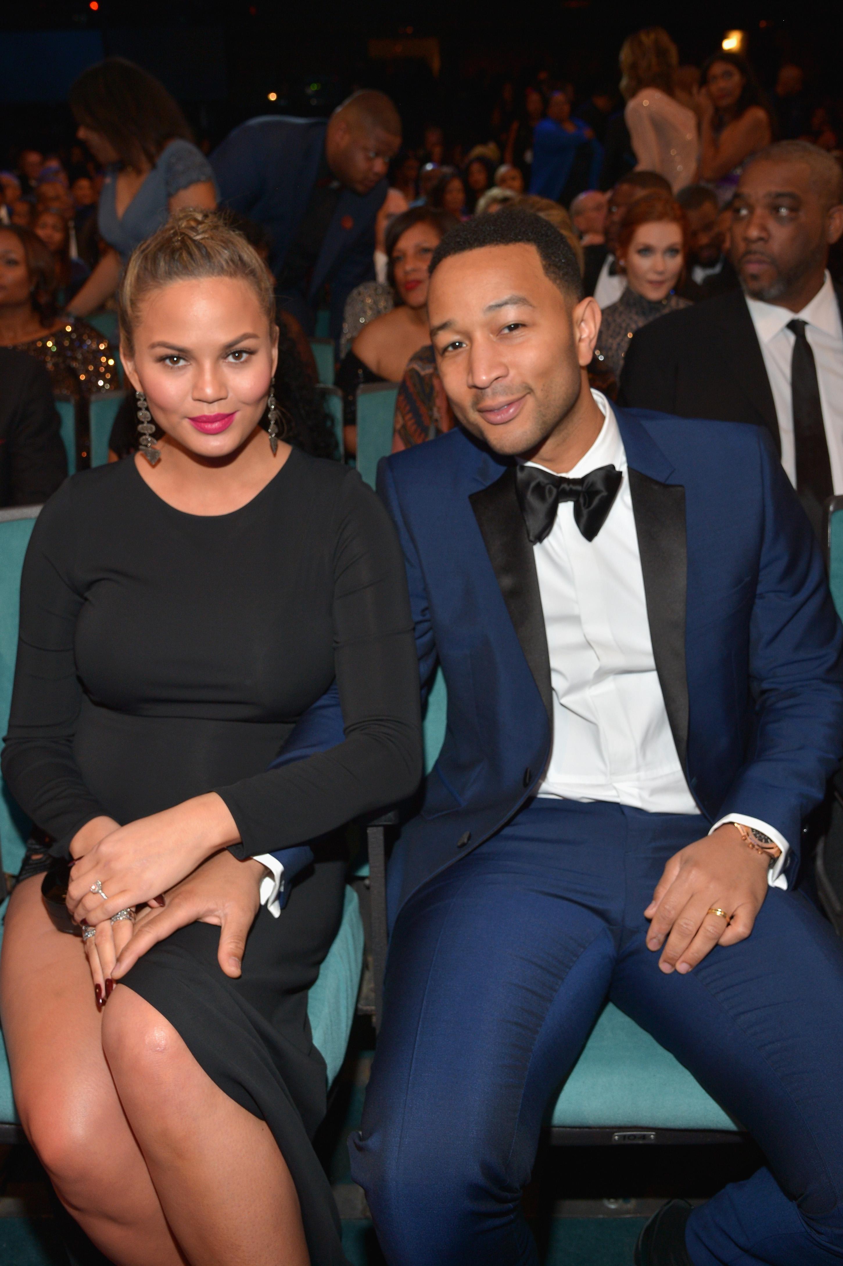 chrissy-teigen-john-legend-baby-pregnant