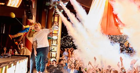 ed sheeran celebrates xs