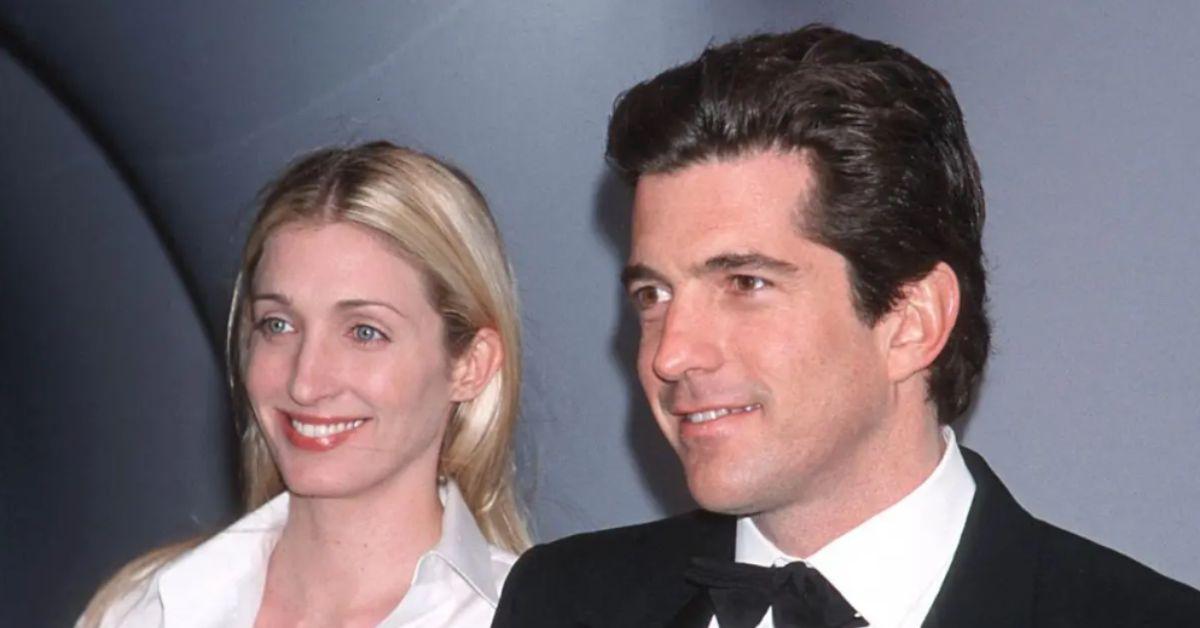 photo of John F. Kennedy Jr &  Carolyn Bessette Kennedy