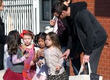 2010__03__Hugh_Jackman_March10_86main 225×164.jpg