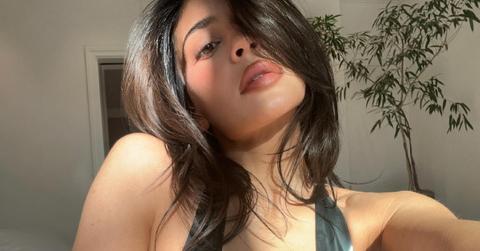 kylie jenner shows off toned abs timothee chalamet films bob dylan pp