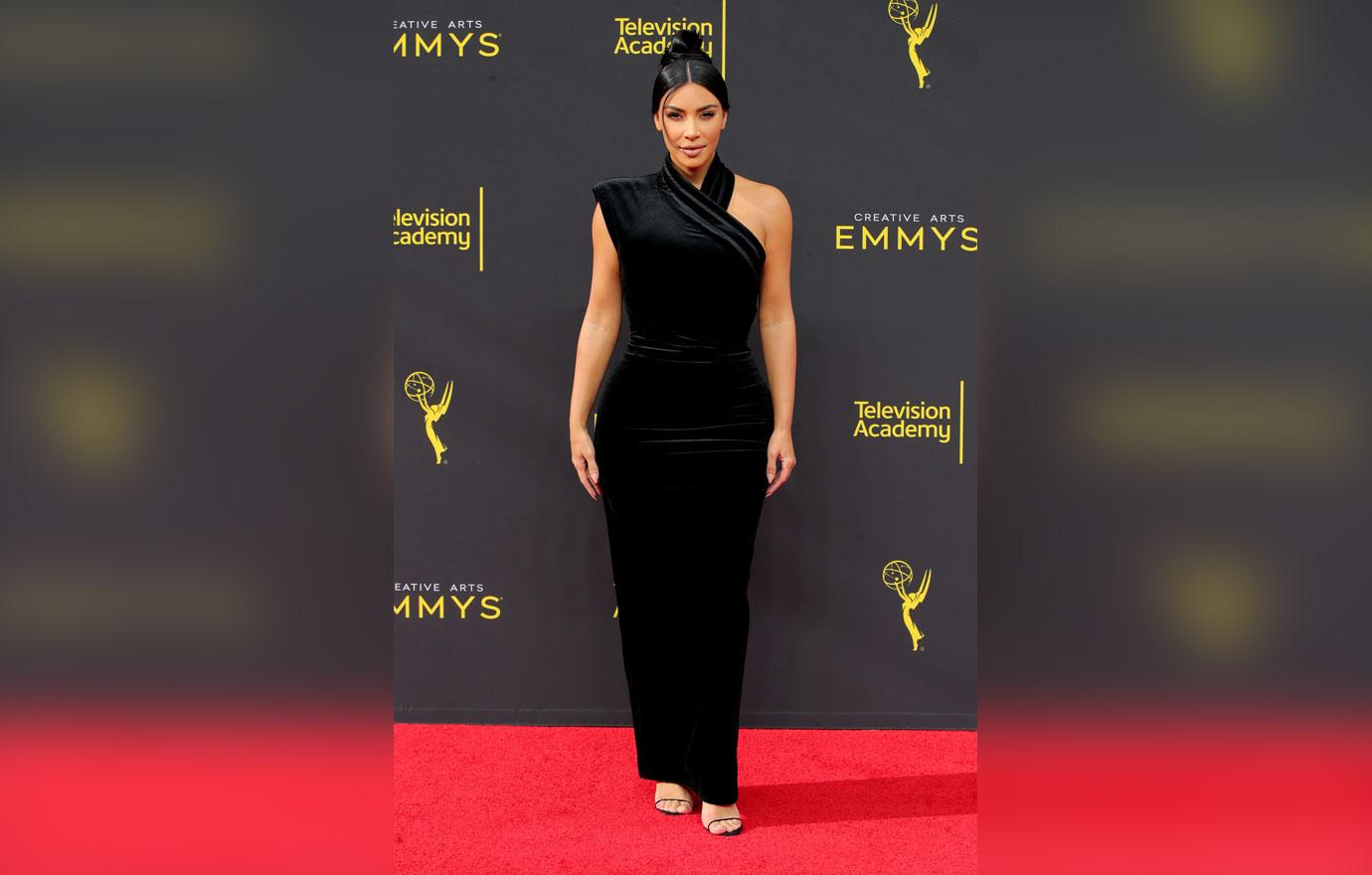 Kim Kardashian Wears a Skims Waist Trainer & Fully See-Through Heels –  Fonjep News