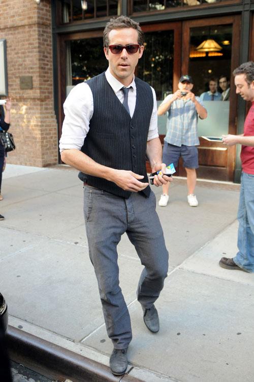 Ryan Reynolds Graciously Shares His Perfection With Nyc 