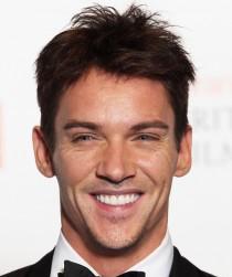 2010__07__okmagazine horoscopes jonathanrhysmeyers 210×300.jpg