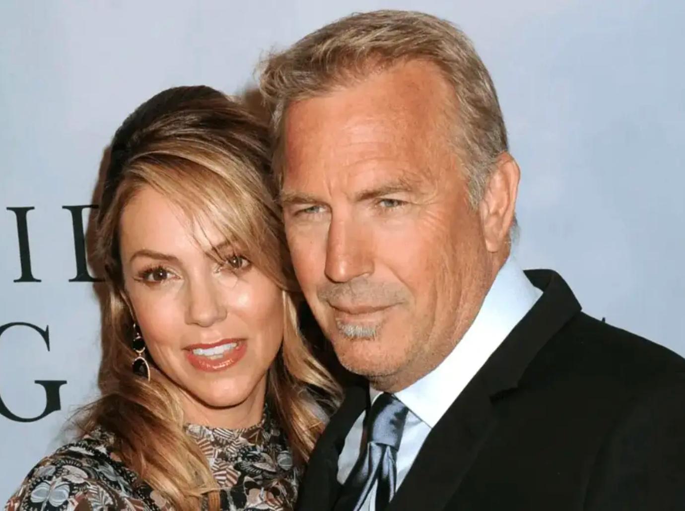 Kevin Costner's estranged wife ditches wedding ring amid divorce