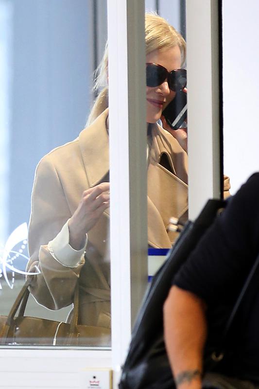 Nicole Kidman and Keith Urban with Daughters at Sydney Airport