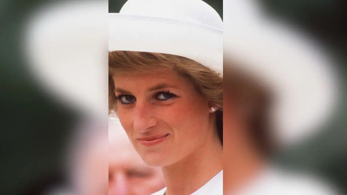 Photo of Princess Diana's first trip to Balmoral Castle was in May 1981.