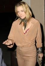 2010__01__Kate_Hudson_Jan15_08 152&#215;225.jpg