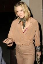 2010__01__Kate_Hudson_Jan15_08 152×225.jpg