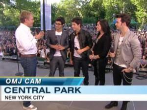 2010__05__jonasbrothers_may21a 300×225.jpg