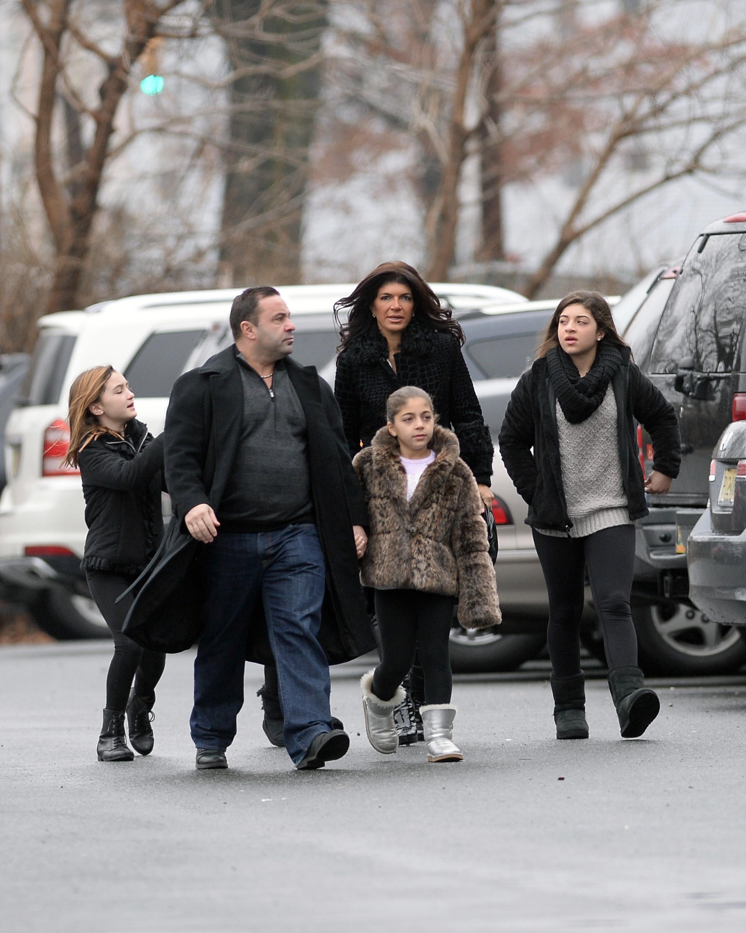 EXCLUSIVE: INF &#8211; Teresa Giudice and family visit church on her final day before going to prison