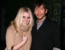 2009__12__fp_4170589 225×174.jpg