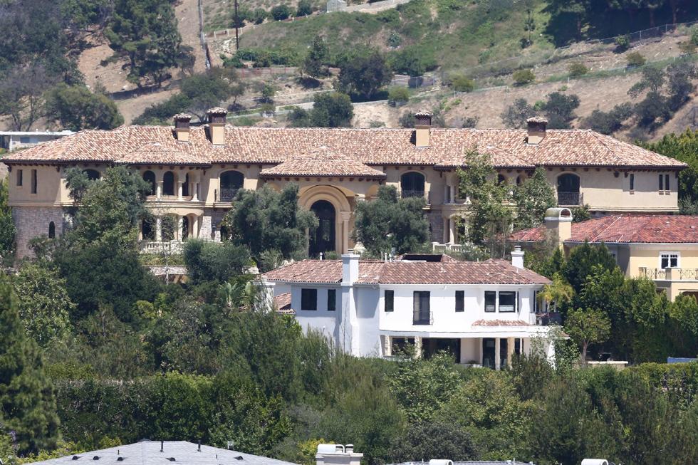 Kim Kardashian and Kanye West visit their Bel Air Mansion