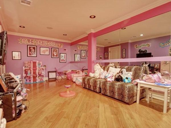 Pink room