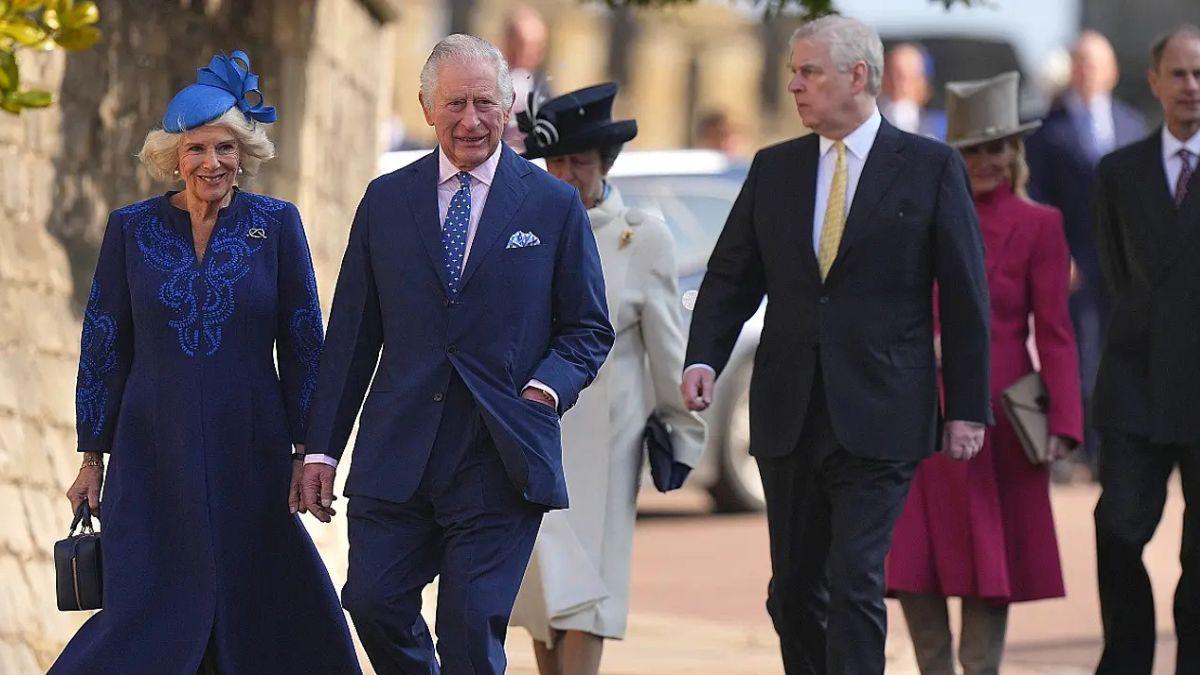 image of royal family 