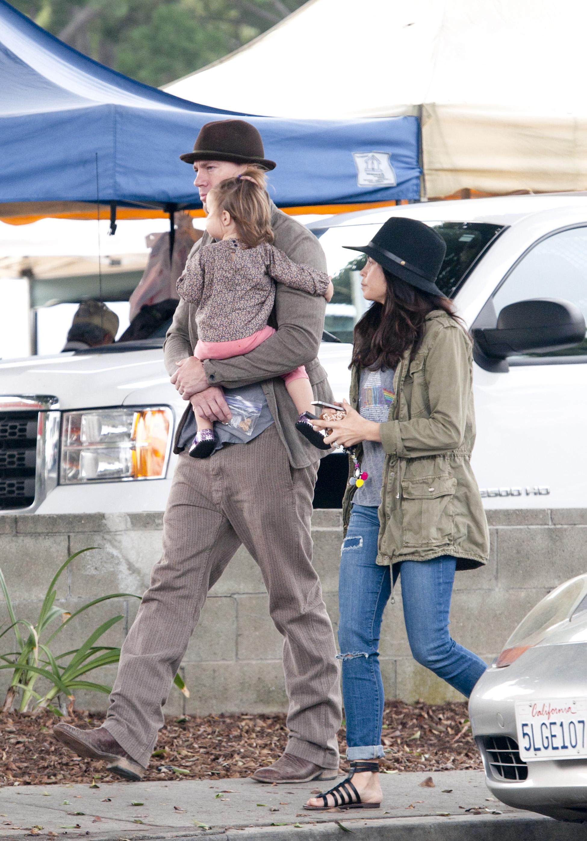 INF &#8211; Channing Tatum and his family spend time at the farmers market today