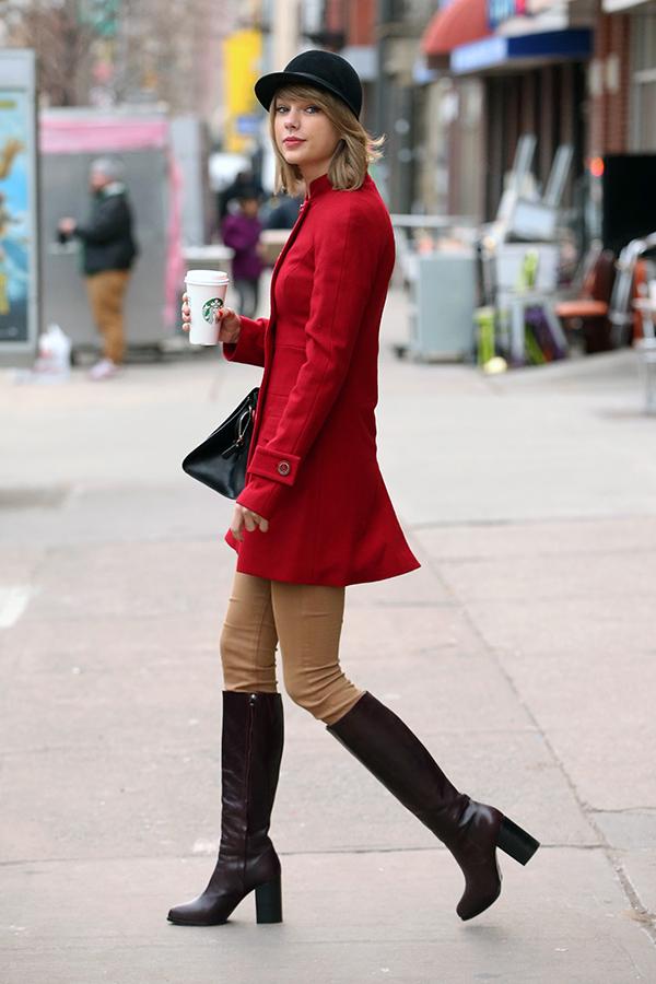 Singer Taylor Swift leaves the gym on January 17, 2015 in New York City