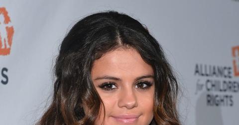 selena gomez curly hair