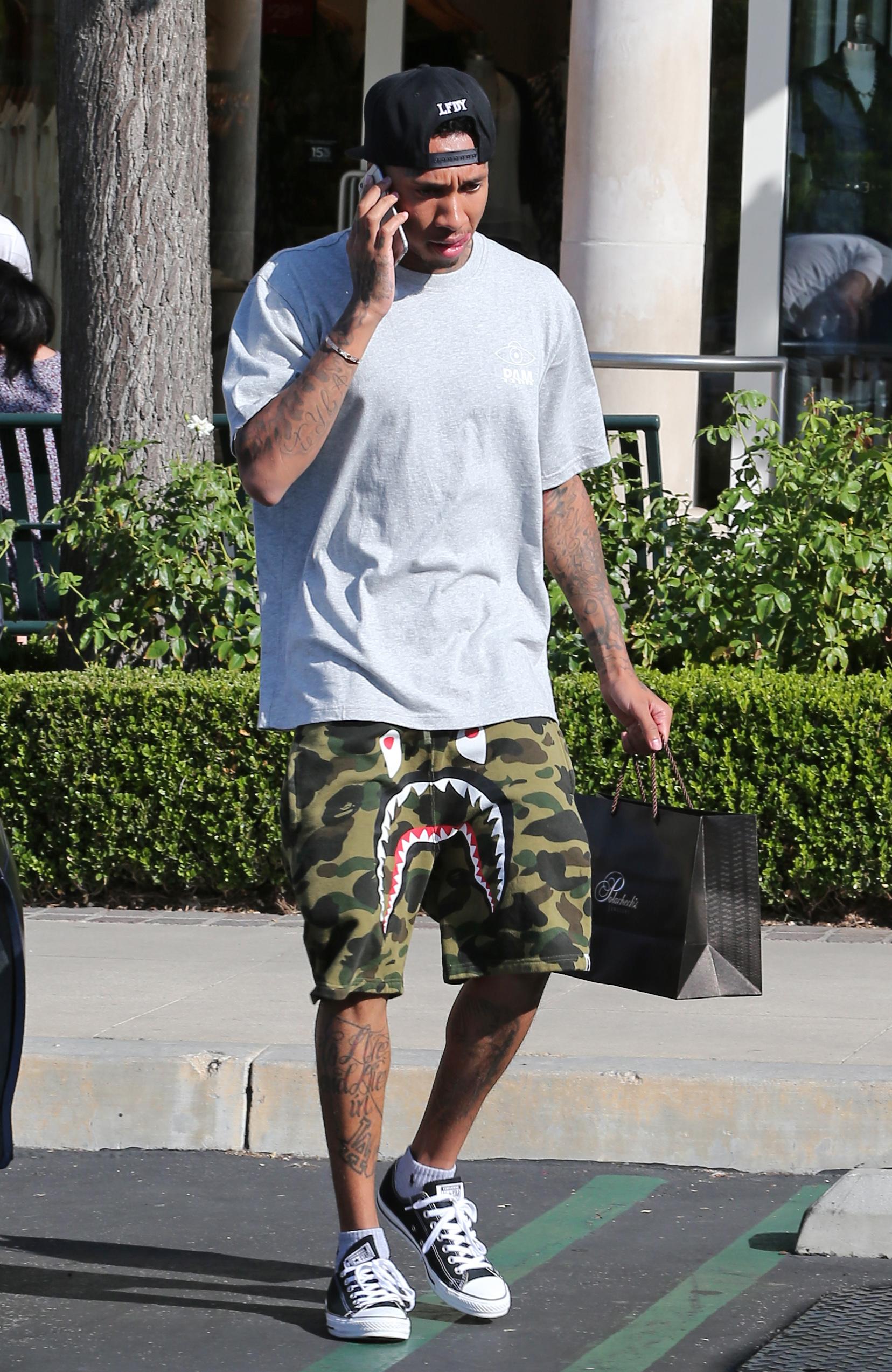 Tiger shopping for jewelry for 2 hrs in Calabasas