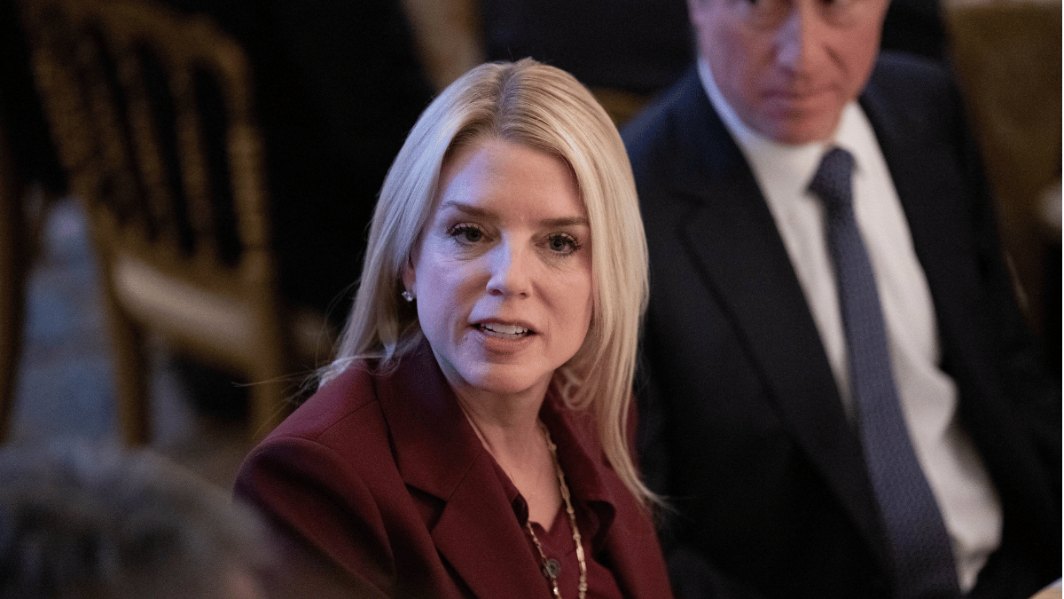  Pam Bondi 