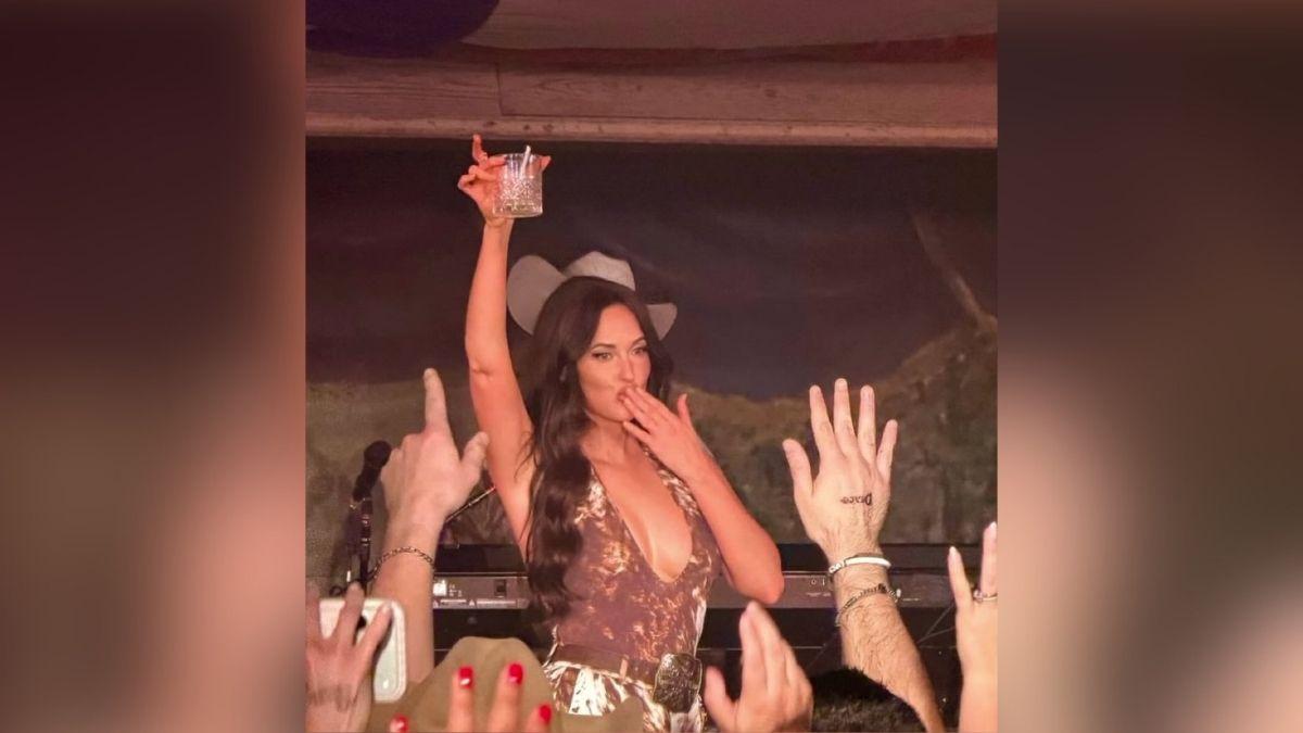 kacey musgraves sexiest moments hot photos