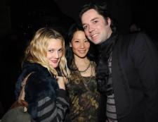 2010__03__drew_barrymore_lucy_liu 225&#215;173.jpg