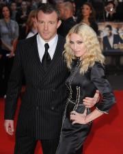 2009__10__madonna1 180×225.jpg