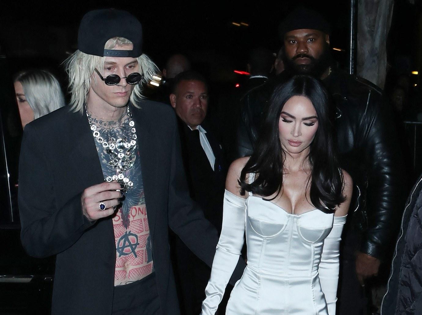 megan fox machine gun kelly havent split