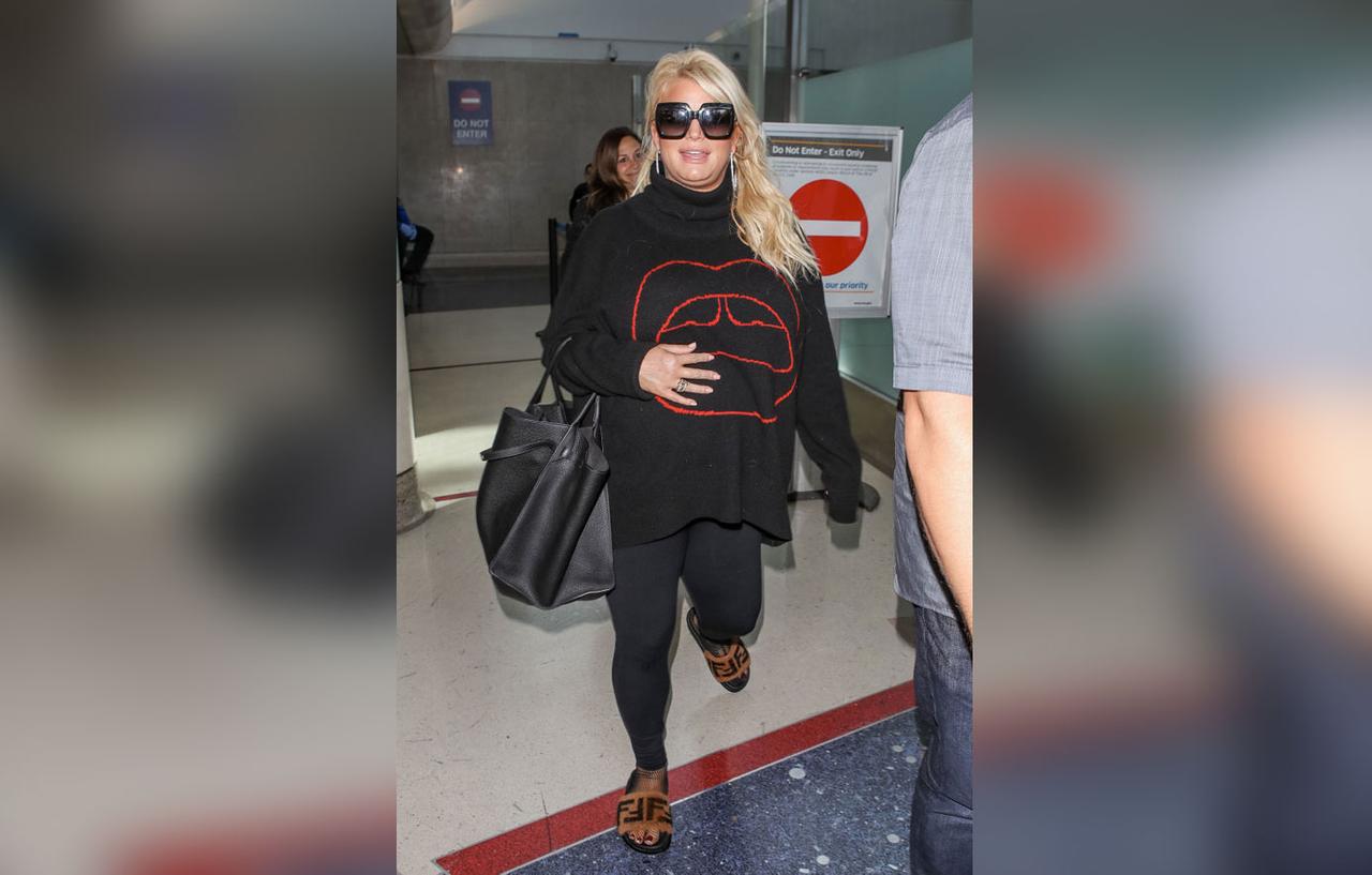 Jessica Simpson's Ankles Back To Normal After Pregnancy Swelling