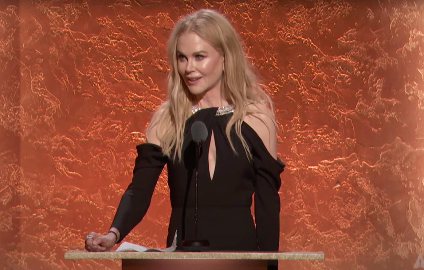 nicole kidman wardrobe malfunction governors awards oscars yt