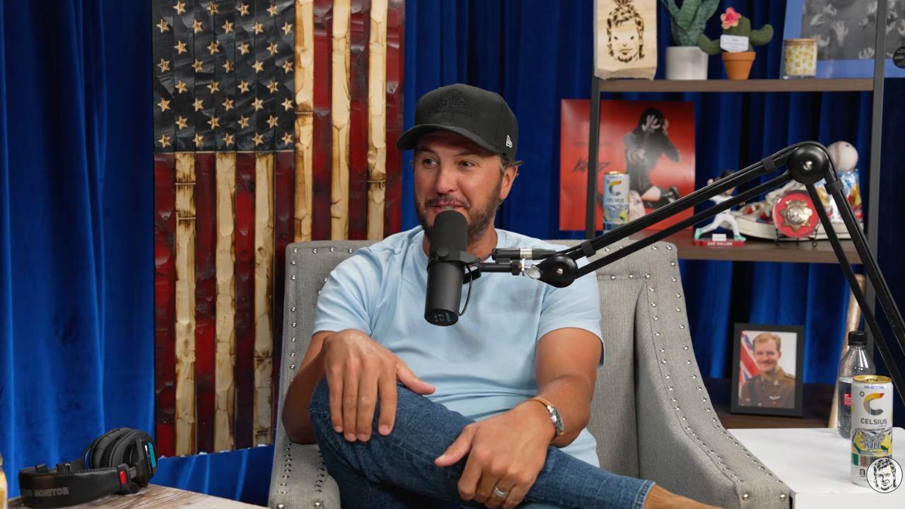 Photo of Luke Bryan has been accused of releasing an AI-generated song.