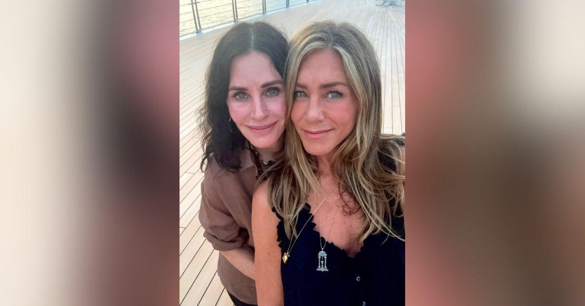 image of Jennifer Aniston and Courteney Cox shared a new selfie together.