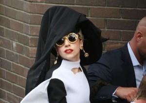 2011__05__gaga_ 300×212.jpg