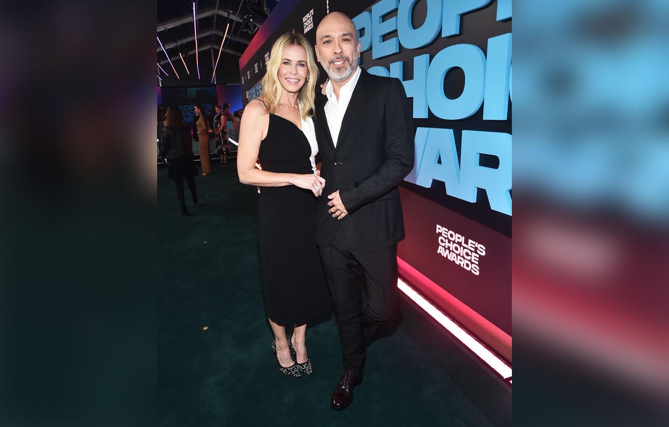 chelsea handler boyfriend jo koy red carpet peoples choice awards