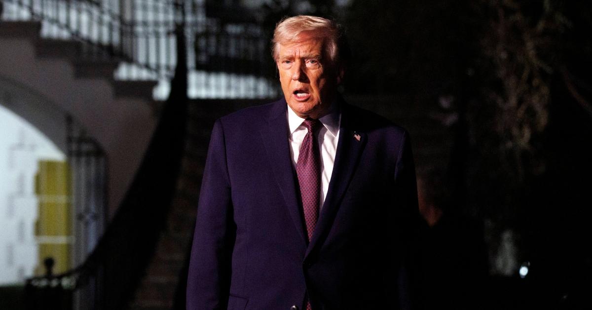 Photo of Donald Trump's supporters assumed he hit his leg because it probably fell asleep during the flight.