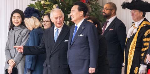 king charles plans write his christmas speech without help