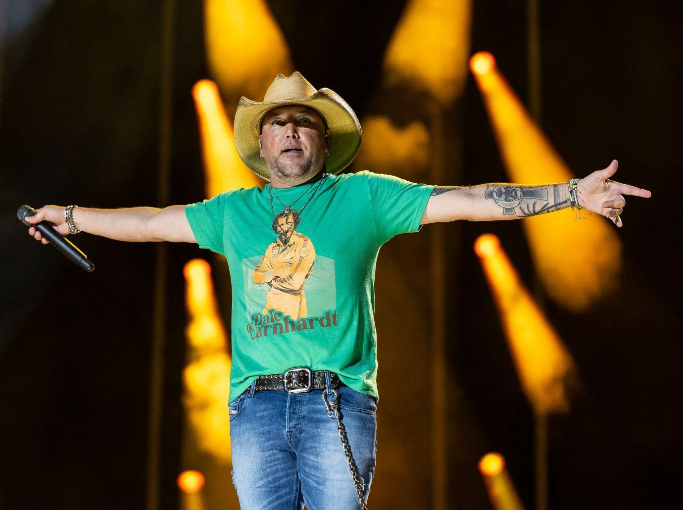 jason aldean wife brittany support controversies team