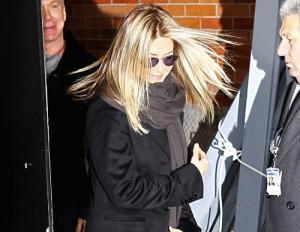 2011__02__0_Aniston_Jennifer_02101a1 300&#215;232.jpg