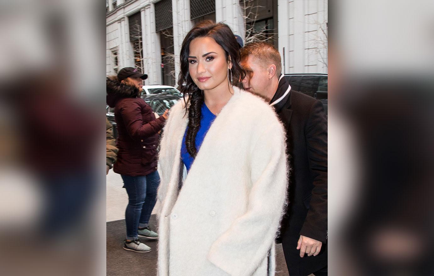 Demi Lovato spotted arriving at her Hotel in NYC