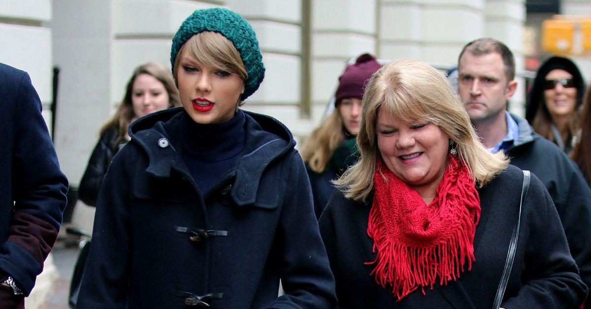 image of Taylor Swift is close with her parents.