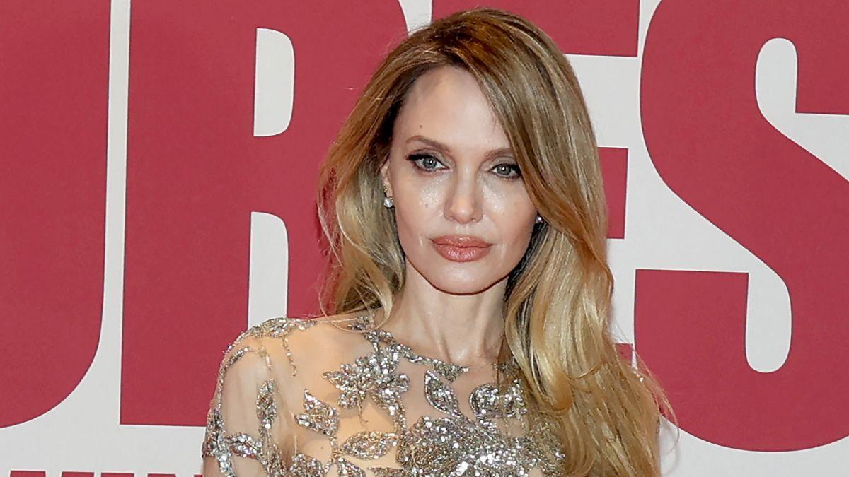 Photo of angelina jolie