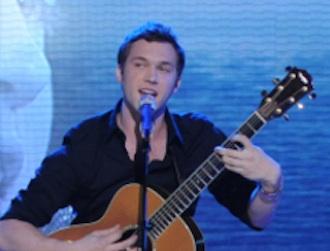 Phillip_phillips_march2.jpg