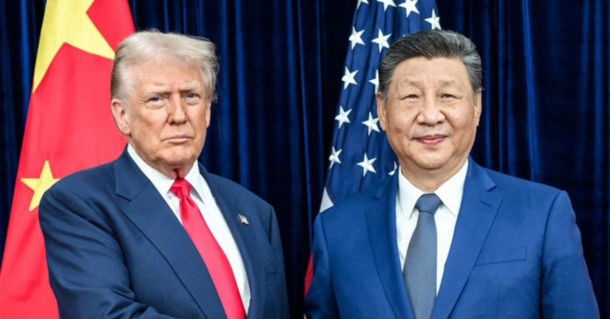 Photo of Donald Trump and Xi Jinping.