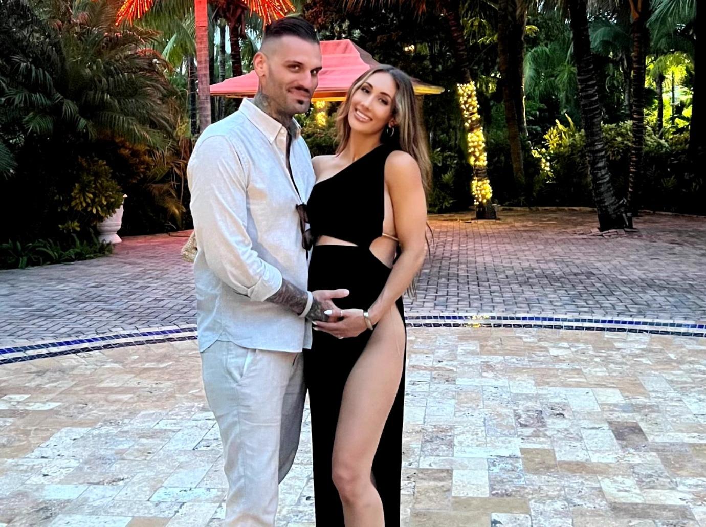 https://media.okmagazine.com/brand-img/HC-ST4aPF/0x0/leah-van-dale-baby-moon-corey-graves-photos-4-1690218597005.jpg