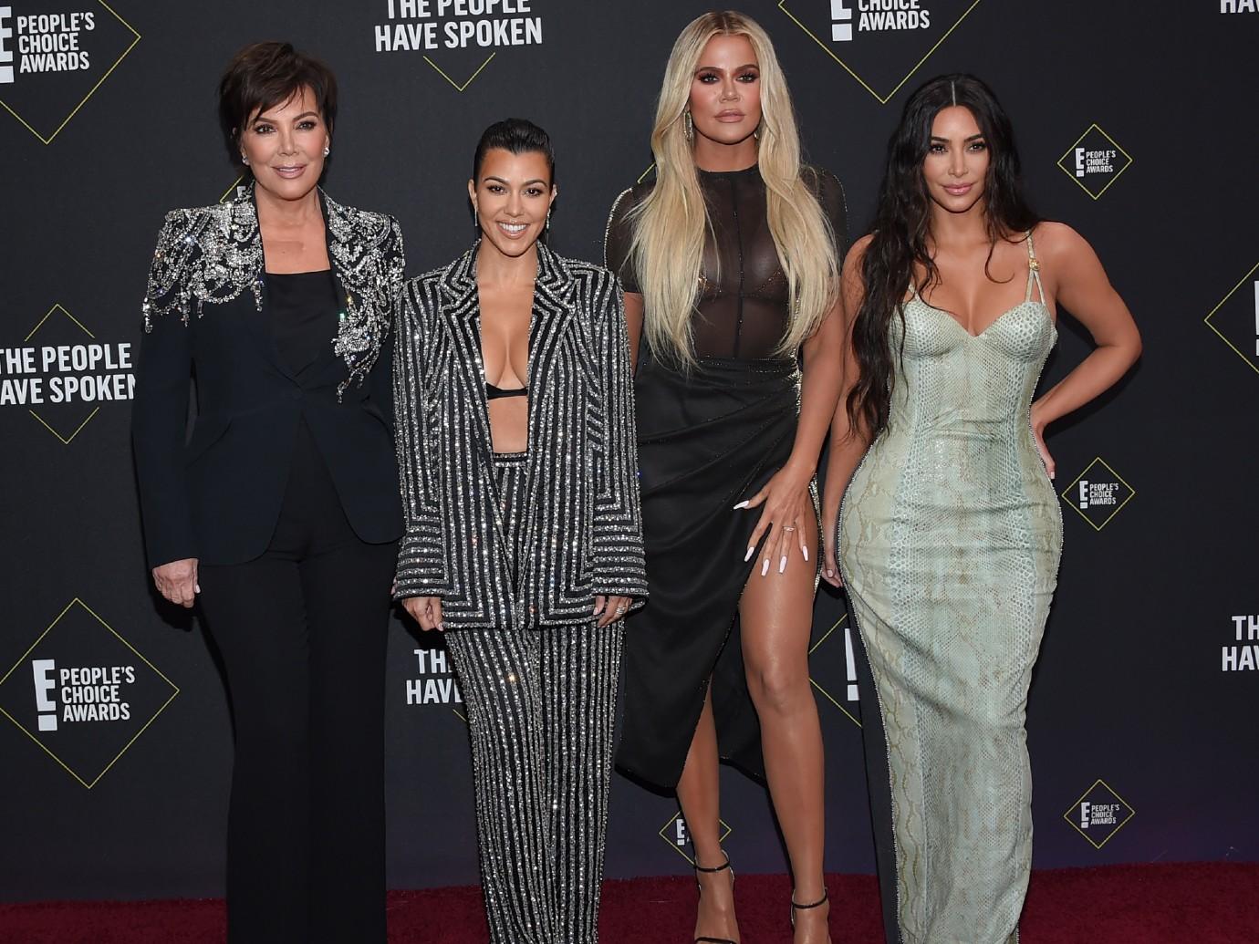 //fashion kardashians jenners best red carpet  Peoples Choice Awards