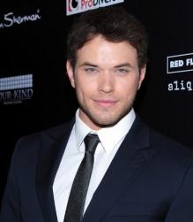 2010__12__Kellan_Lutz_Dec3newsnea 219×300.jpg