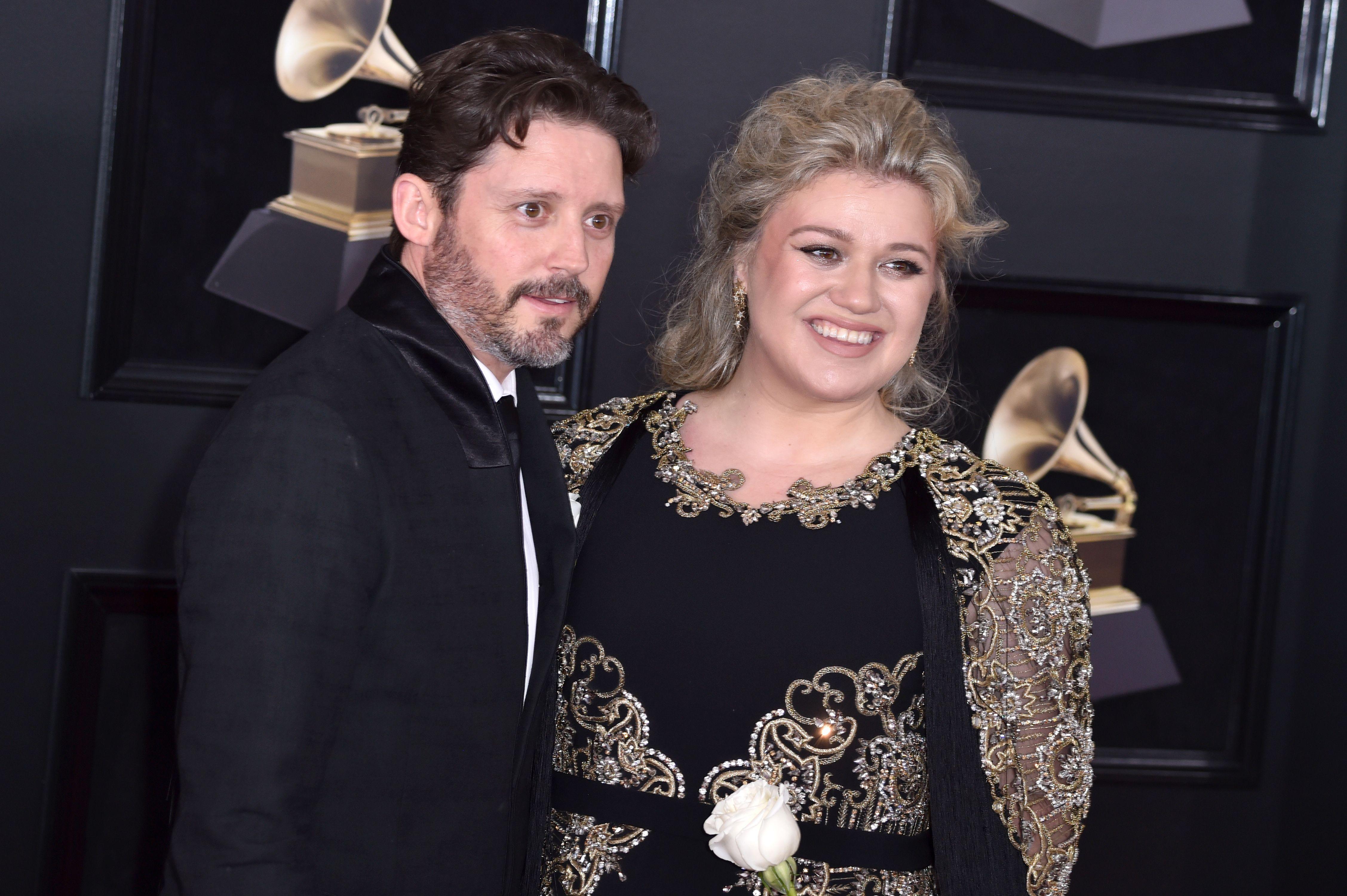 Kelly Clarkson Dishes On Her Sex Life With Husband Brandon Blackstock 8100